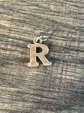 Silver 'R' Initial Charm Pendant. Sterling 925.